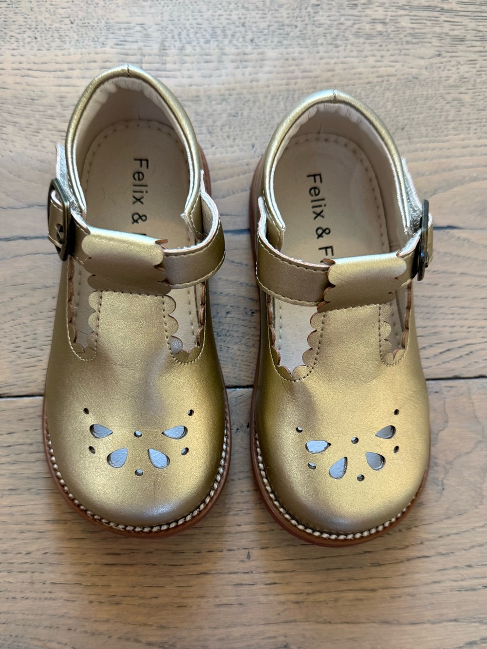 Felix & Flora Gold Mary Jane Shoes Toddler Size 7
